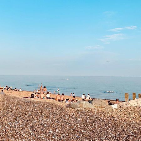 Birdsong & Pine: Parking & Garden Apartment Worthing Exterior foto