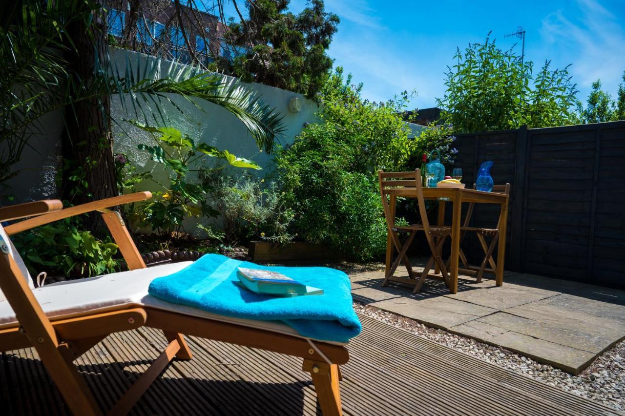 Birdsong & Pine: Parking & Garden Apartment Worthing Exterior foto